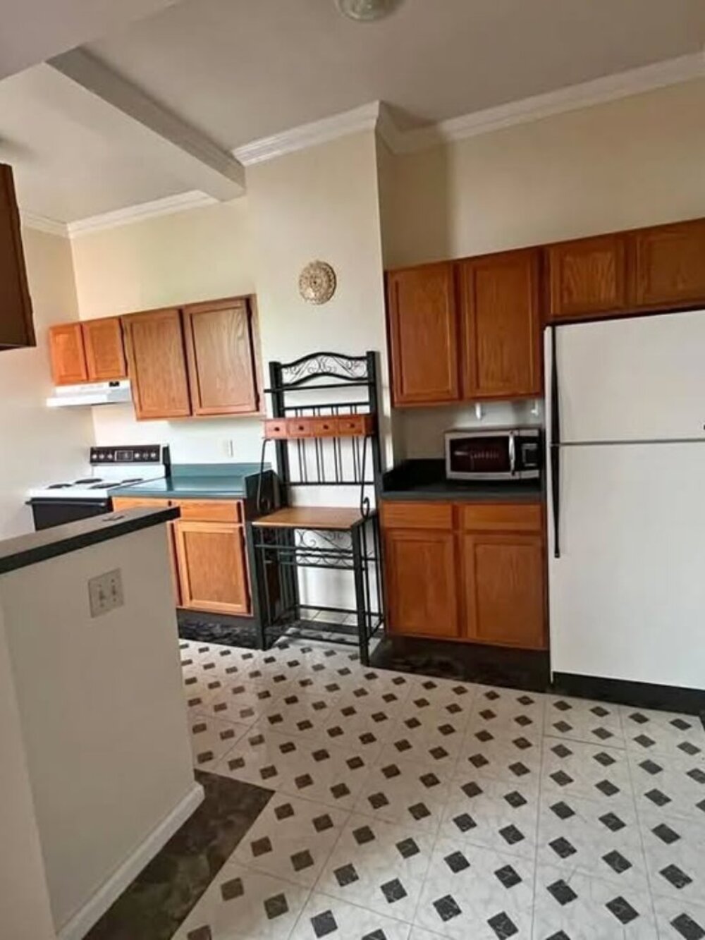 $600 | 19701 [Lease\Rent] 1 Bed 1 Bath House